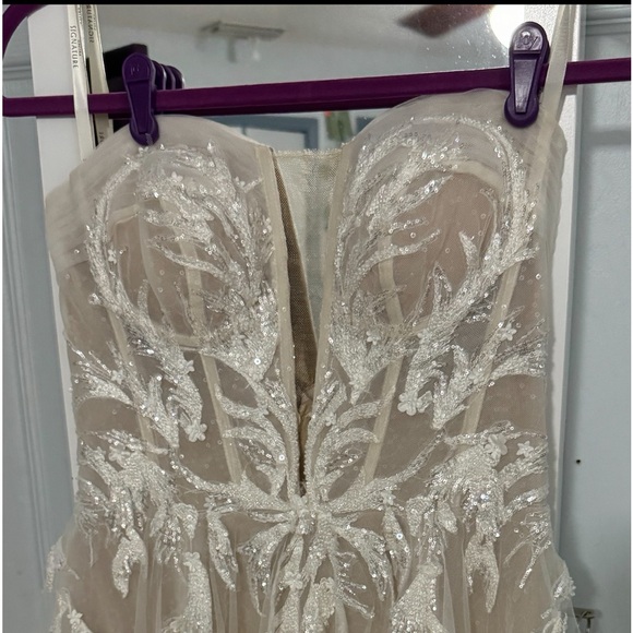 Galani Signature Wedding Gown - Picture 7 of 10